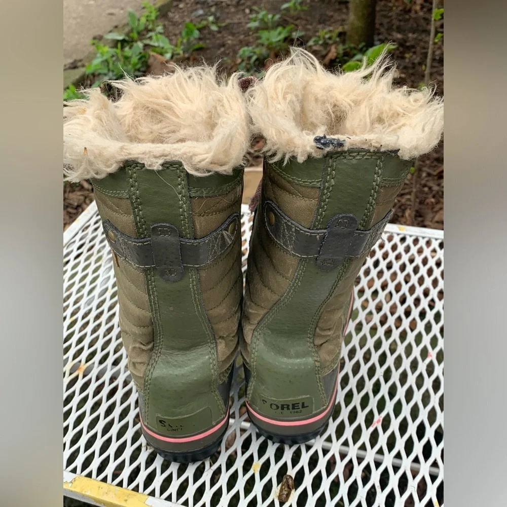 Sorel Youth Size 4 Tofino II Hiker Green Alpine Tundra Waterproof Snow Boots